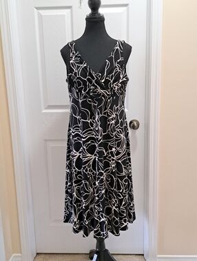 Evan Picone Sleeveless Dress Womens Size 12 Black Off White Floral Midi Classic